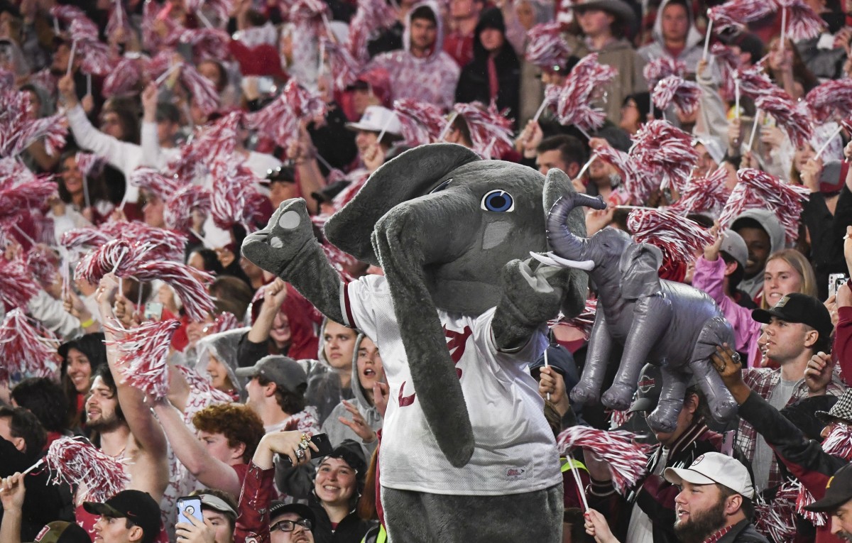 Alabama Crimson Tide, mascot, cheering, college football
